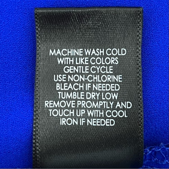 Torrid Harper Vibrant Blue Zipper V-Neck Roll-Tab Sleeve Popover Blouse Top 1X - Picture 8 of 8